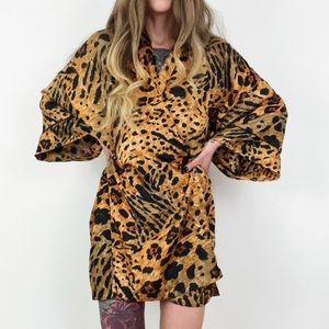 Vintage VS Kimono Jacquard Leopard robe